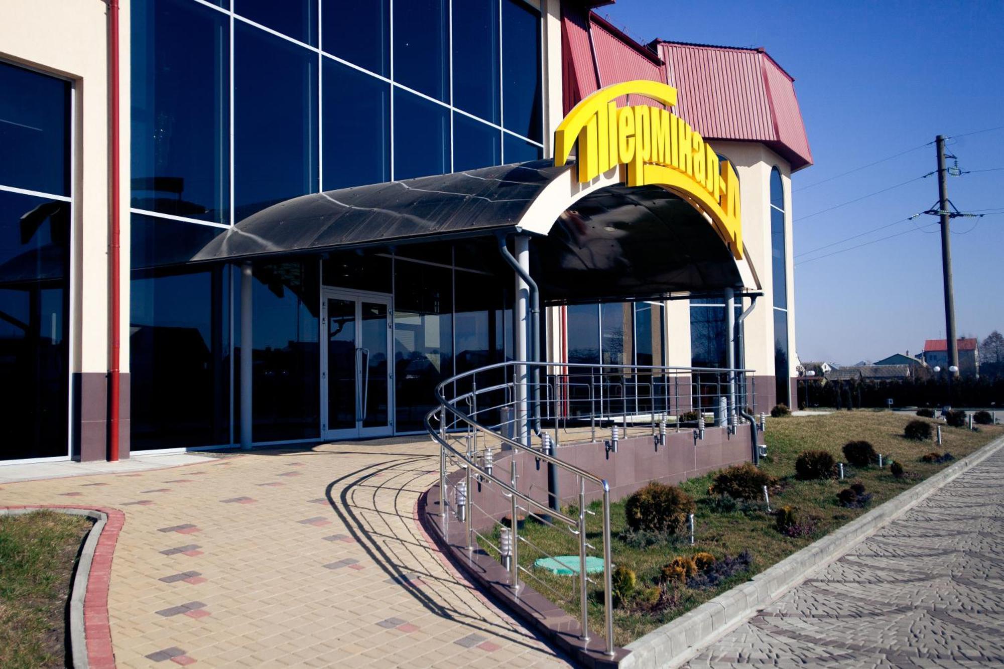 Terminal-A Hotel Ryasne-Ruske Zewnętrze zdjęcie
