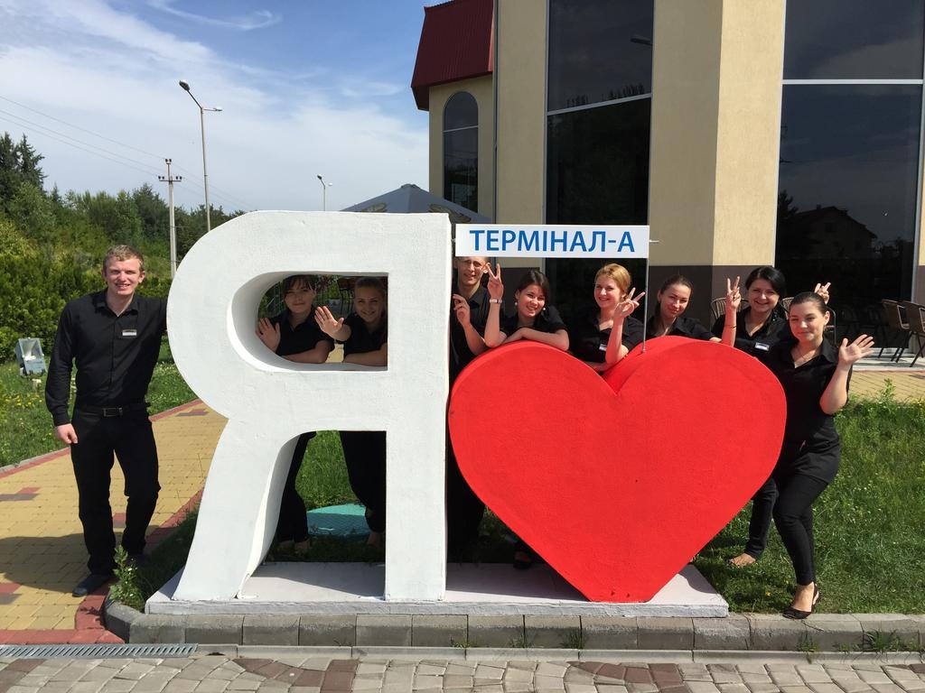 Terminal-A Hotel Ryasne-Ruske Zewnętrze zdjęcie
